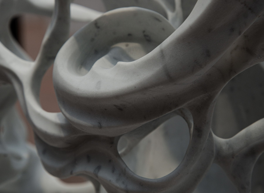 Taşın hafızasıyla çağdaş formun cesaretini buluşturan heykeltıraş:  Riccardo Gatti