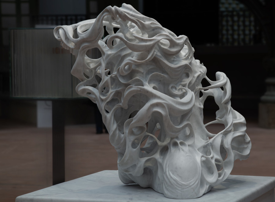 Taşın hafızasıyla çağdaş formun cesaretini buluşturan heykeltıraş:  Riccardo Gatti