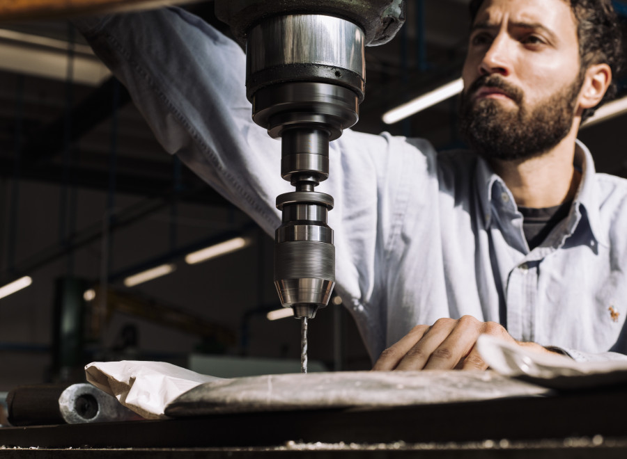 Taşın hafızasıyla çağdaş formun cesaretini buluşturan heykeltıraş:  Riccardo Gatti