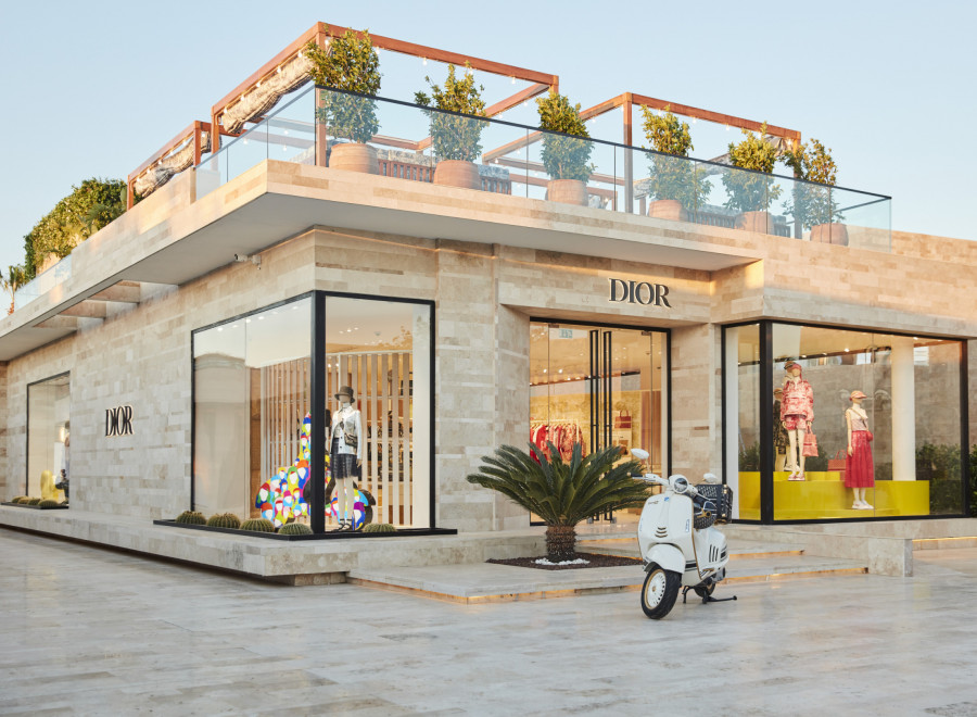 BAŞARANLAR signature at YALIKAVAK MARINA