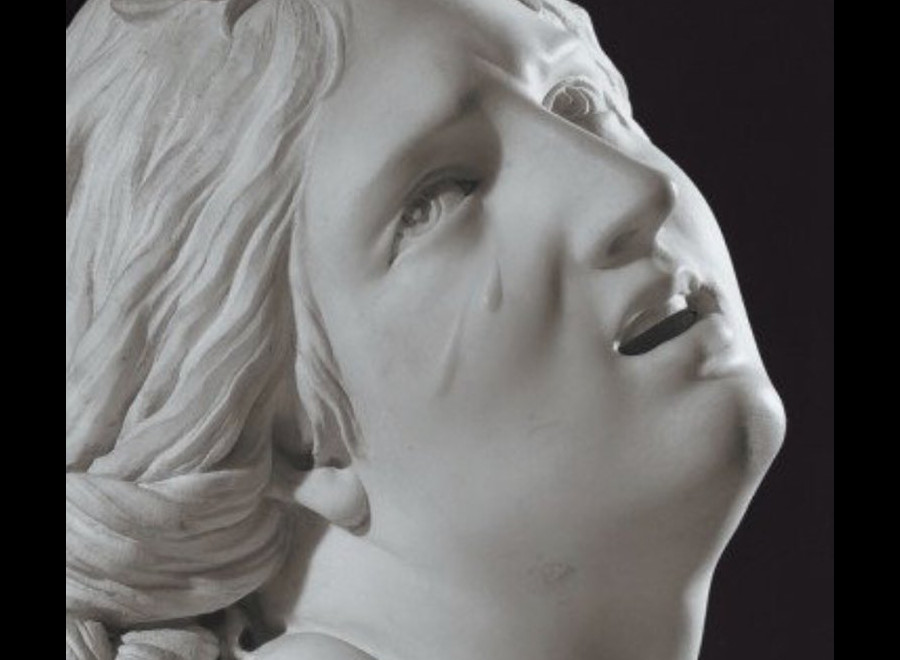Sculptor that gives life to marble